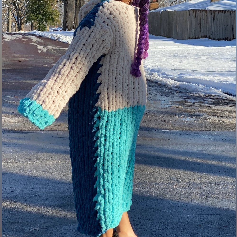 Luxury Oversized knit Cardigan (handcrafted) - Picture 2 of 4